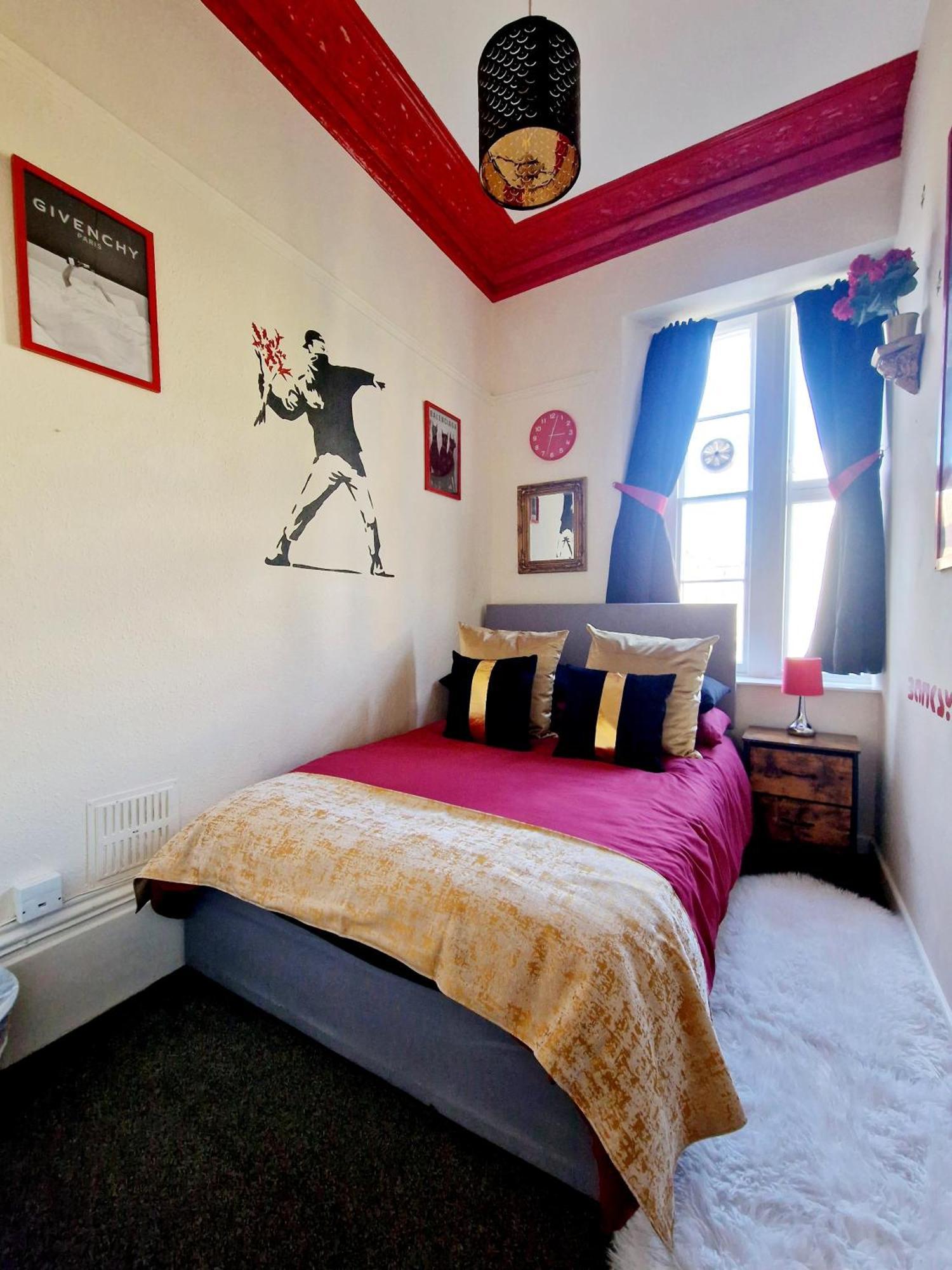 Stylish Clifton Flat, Permit Parking X1, Garden & Picnic Area
