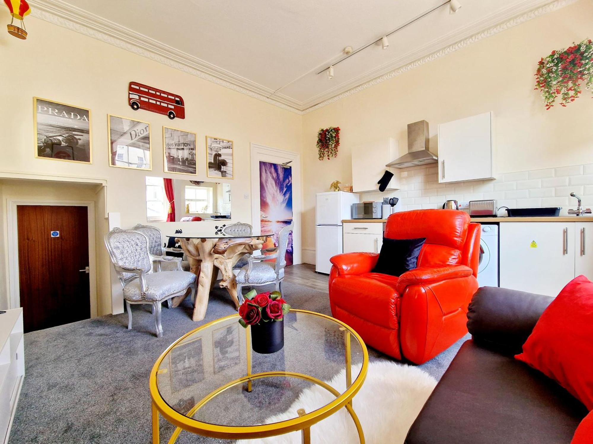 Stylish Clifton Flat, Permit Parking X1, Garden & Picnic Area * Bristol